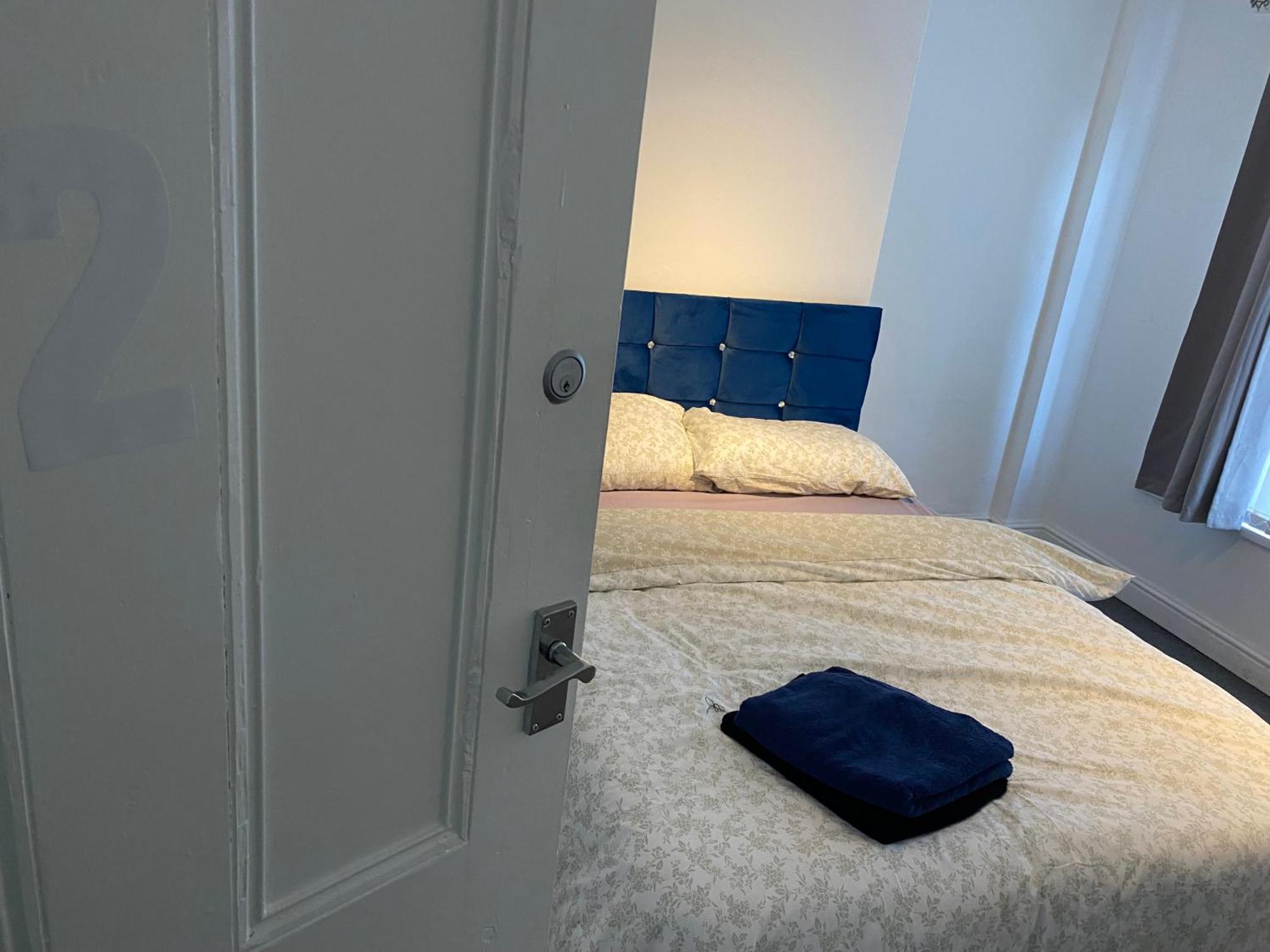 Stoke-on-Trent Marvellous Room 2 מראה חיצוני תמונה